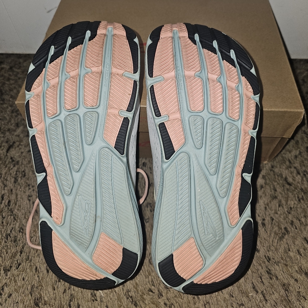 Altra Women's White and Pink Running Shoes - Picture 5 of 6